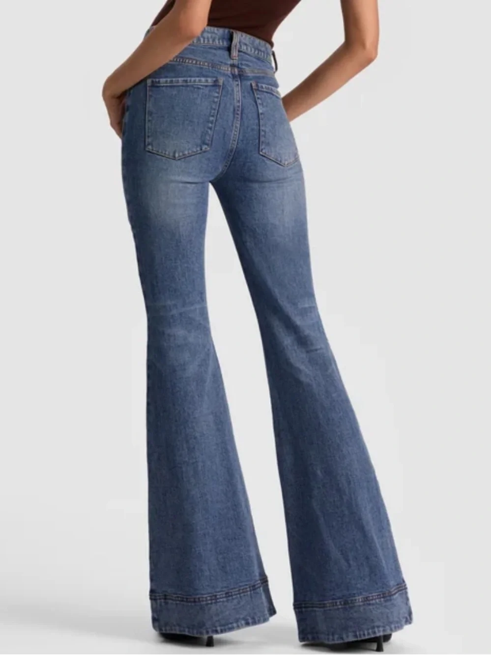 Alice + Olivia
BEAUTIFUL EMBROIDERED JEAN - Picture 3 of 16